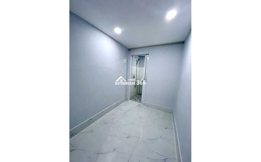 Bán nhà HXH, Lạc Long Quân, hẻm thông, 22m2 hơn 2 tỷ